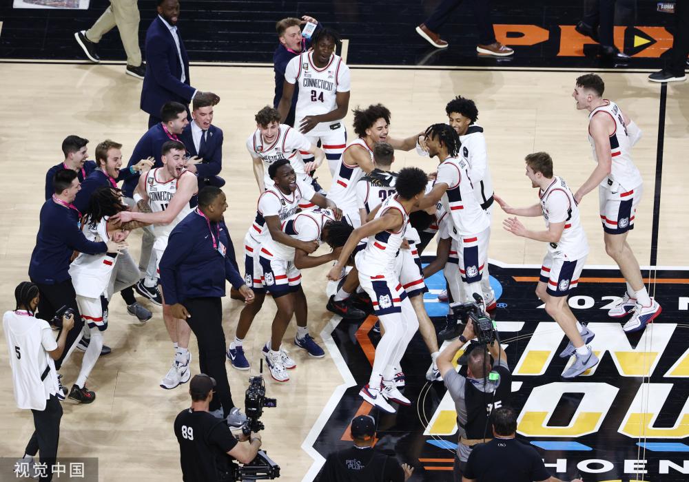 同样表现出 同样表现出