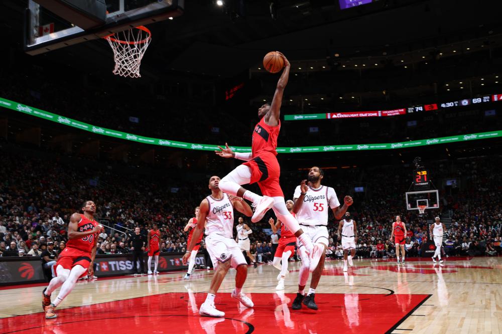 车辆在草地 车辆在草地